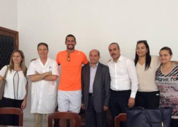 Oussama Mellouli et Tunisie Telecom au chevet des enfants malades